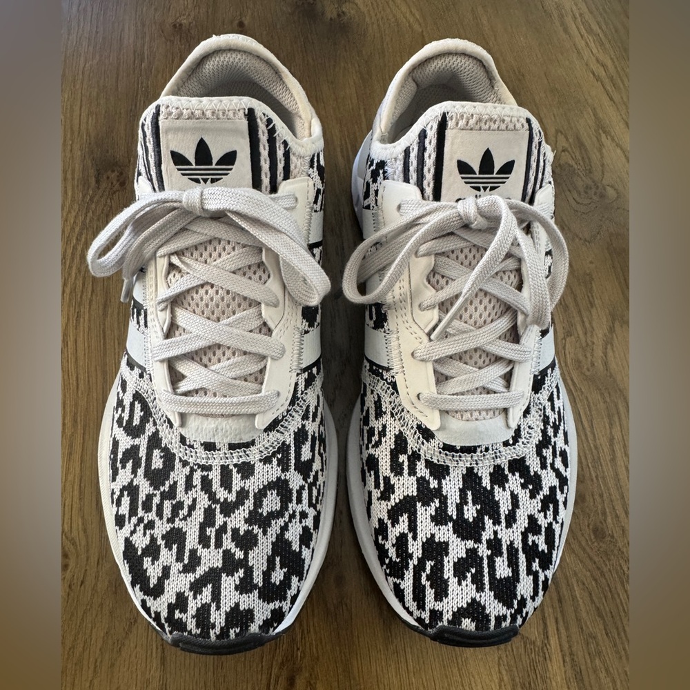 Brand New Adidas “Swift Run X” women’s shoe in Leopard, size 8